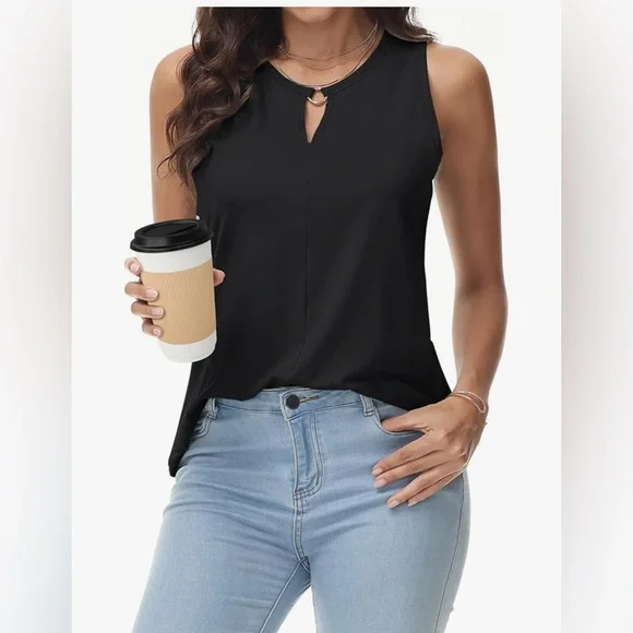 Keyhole V-Neck Tanktop - Picture 3 of 14